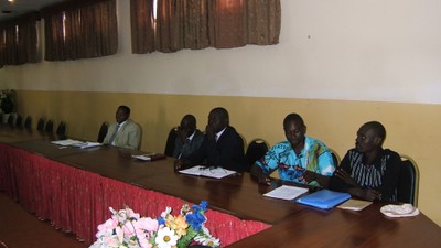 stakeholders-meeting-douala-may-09.jpg