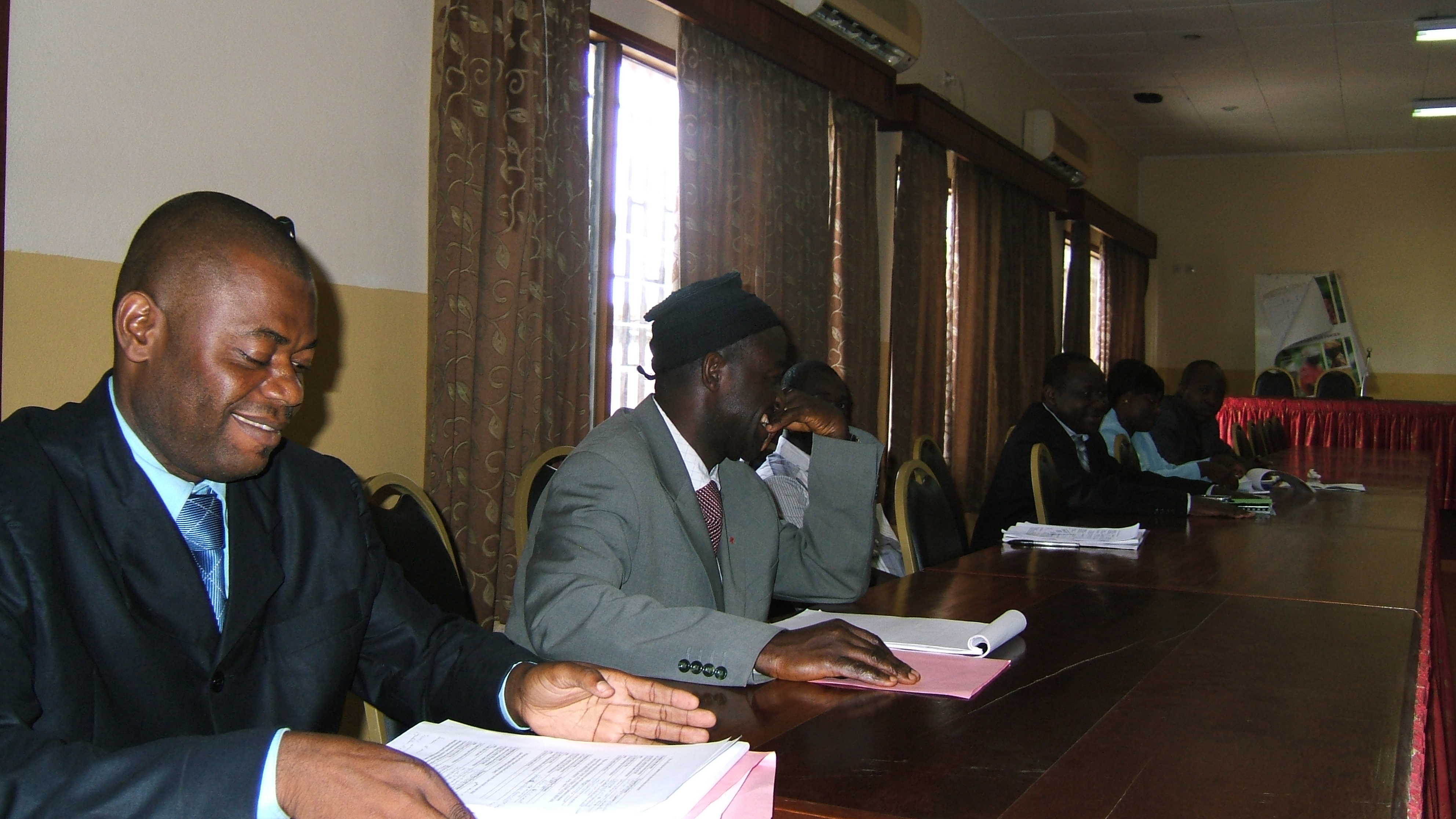 Stakeholders meeting, Douala, may 09 (2).JPG