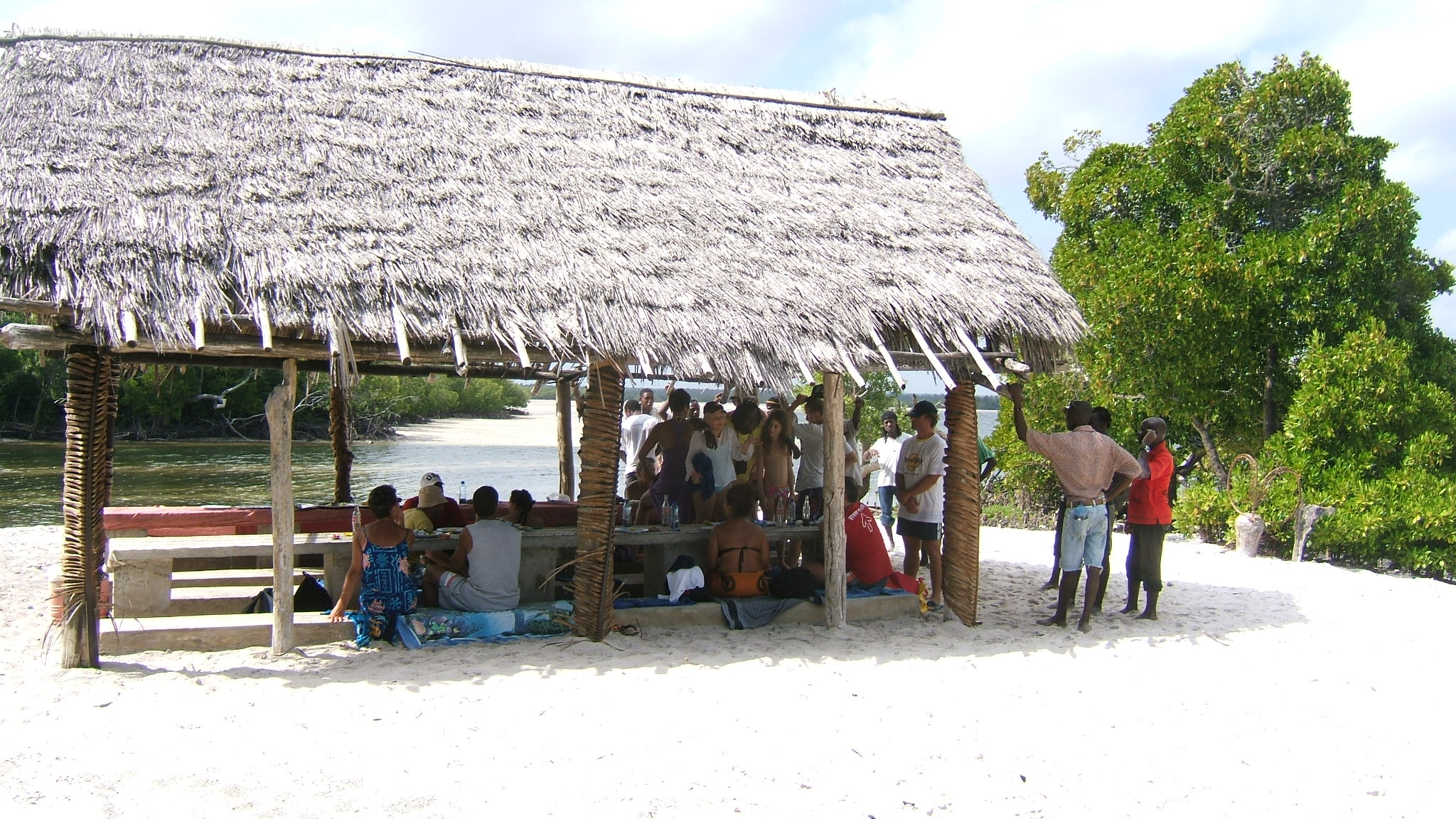 Tourists at Sudi island picnic site (2).JPG